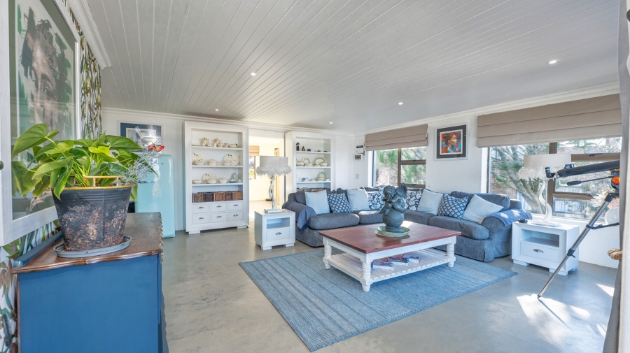 4 Bedroom Property for Sale in Suiderstrand Western Cape